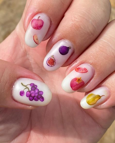 Grape Nail Art, Fig Nails, Curvy Alternative Fashion, Fruit Nails, Fall Fruit, Water Color Nails, Fall Fruits, Grape Bunch, Minimalist Nails