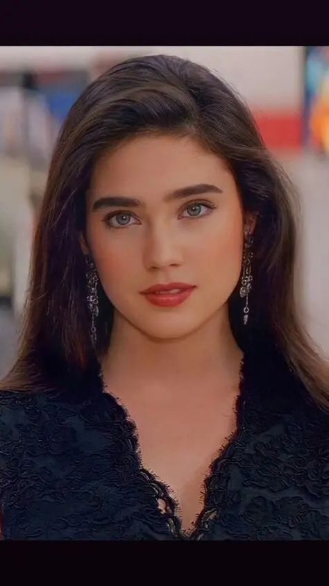 Jennifer Connelly Makeup, Famous Female Actors, Jennifer Connelly 90s Aesthetic, Jennifer Connelly 90s, Jennifer Connelly Labyrinth, Jennifer Conely, Estilo Blair Waldorf, Look 80s, French Girl Chic