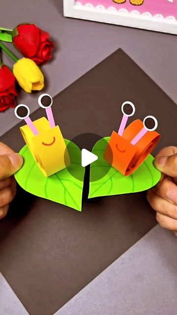 Itsy Bitsy Artsy I Art & Craft I Creative DIY on Instagram: "Craft your own adorable paper snail! 🌿🐌🎨 🖌A simple DIY project for kids that turns into a playful, imaginative toy. Let creativity crawl with this easy origami adventure!   . . 📌Follow me for more:  ➡️ @itsy_bitsy_23  ➡️ @itsy_bitsy_23  ➡️ @itsy_bitsy_23 . . #PaperCrafts #DIYForKids #KidsCrafts #OrigamiSnail #CraftyFun #ArtAndPlay #CreativeKids #SnailArt #CraftyCreatures #PlayfulPaper #EasyCrafts #ArtisticAdventures #ImaginationStation #CraftyKidsClub #DIYPlaytime #PaperAnimals #FunWithCrafts #CreativeChildhood #HandmadeHappiness #CraftyJoy #paperdiy #PaperCrafting #origami #paperorigami" Bugs Art And Craft, Bugs Kids Craft, Snail Paper Craft, Easy 3d Art Projects, Useful Origami Projects, Art Craft Ideas For Kids, Moving Crafts For Kids, Paper Crafts For Kids Easy Step By Step, Easy Crafts For Kids With Paper