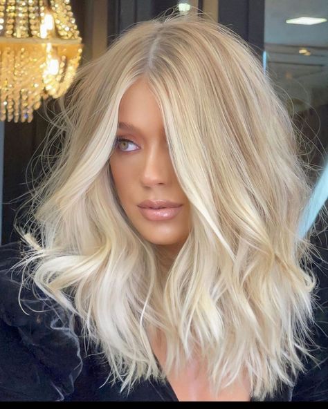 Dye Inspiration, Blonde Hair Goals, Perfect Blonde Hair, Bright Blonde Hair, Medium Blonde Hair, Summer Blonde Hair, Dyed Blonde Hair, Light Blonde Hair, Blonde Hair Inspiration