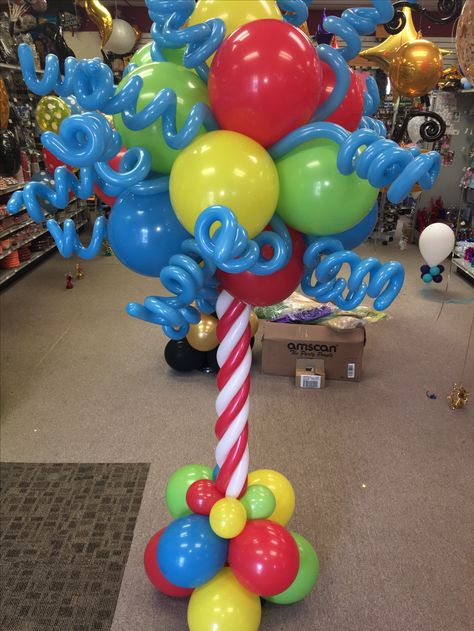 Dr Seuss Halloween Decorations, Dr Suess Balloon Garland, Dr Seuss Classroom Decor, Dr Seuss Balloon Garland, Dr Seuss Balloon Decorations, Dr Seuss Balloons, Dr Seuss Balloon Arch, Dr Suess Graduation Party, Dr Seuss Centerpieces