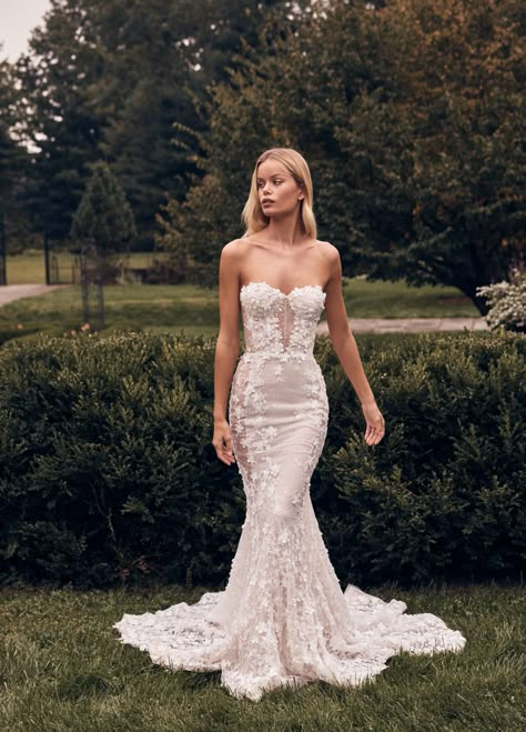 Spina Bride Wedding Dresses, Sweetheart Strapless Wedding Dress, Mermaid Wedding Dress Strapless, Spina Bride, Lazaro Wedding Dress, Lee Petra Grebenau, Strapless Lace Wedding Dress, Plain Wedding Dress, Black Wedding Hairstyles