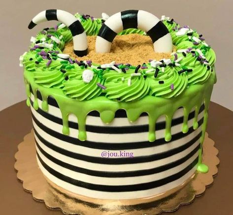 Halloween Cake Design, Scary Halloween Cakes, Horror Cake, Cake Halloween, Spooky Cake, Sugar Cookie Cakes, Movie Cakes, Halloween Characters, Halloween Baking