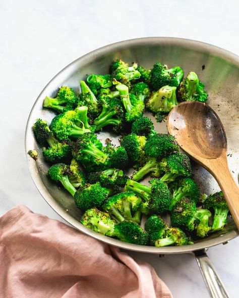 Make your broccoli taste amazing in just 10 minutes! This easy sauteed broccoli highlights its fresh flavor and comes out perfectly crisp tender. #sauteed #broccoli #healthy #mealprep #sidedish #side Cooking Fresh Broccoli, Sauteed Broccoli, Broccoli Healthy, Seasoned Broccoli, Broccoli Sauteed, Broccoli Nutrition, A Couple Cooks, Vegan Recipes Plant Based, Vegetarian Cookbook