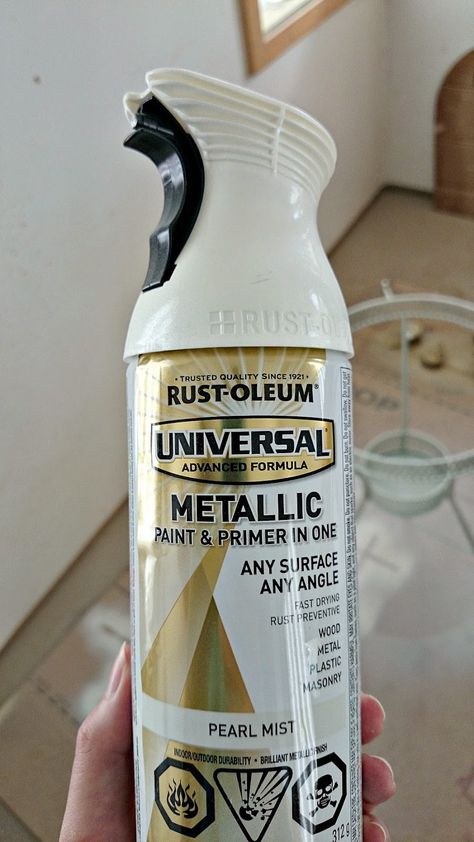 How well does Rust-Oleum pearl finish paint cover? Use Rust-Oleum pearl finish paint to make over a retro metal table. Storm Door Makeover, Hope Chest Makeover, Gallery Wall Tutorial, Caddy Diy, Metallic Gold Spray Paint, Chest Makeover, Vintage Metal Table, Decorative Glass Jars, Gallery Wall Layout