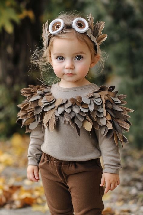 Looking for cute DIY Halloween costumes for kids? Check out these easy DIY Halloween costumes and tutorials for kids! Owl Costume Kids, Baby Owl Costume, Owl Costume Diy, Owl Costumes, Owl Halloween Costumes, Diy Baby Halloween Costumes, Turkey Girl, Easy Diy Halloween Costumes, Diy Baby Costumes