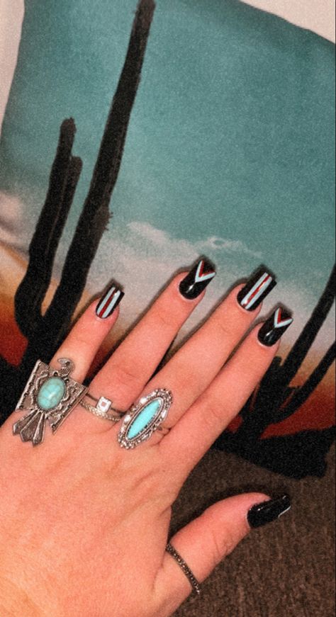 Black Western Nails Acrylic, Boho Western Wedding Nails, Black Country Nails, Black Punchy Nails, Cowgirl Nails Westerns Simple, Red And Black Western Nails, Punchy Western Nails Acrylic, Native Nail Designs, Koe Wetzel Nails