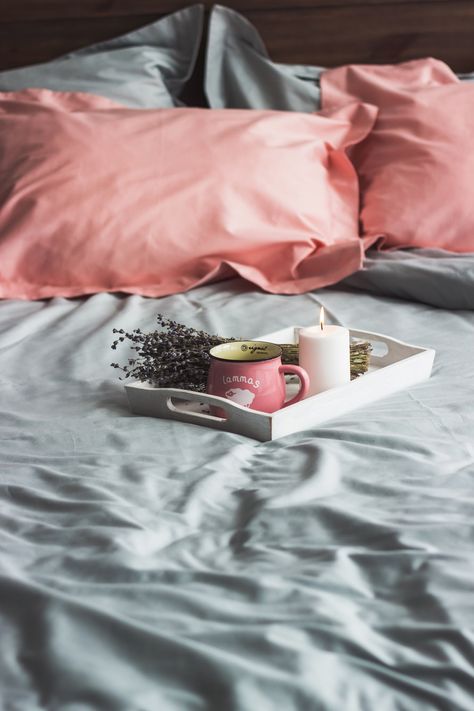 Bedding Photography, Bed Linen Inspiration, Furniture Graphic, Wake Ideas, Beautiful Table Settings, Bedroom Bed Design, Food Decoration, Bedspreads, Food Festival