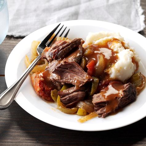 Melt-in-Your-Mouth Chuck Roast Italian Stew, Chuck Roast Recipes, Beef Chuck Roast, Best Instant Pot Recipe, Comfort Food Recipes Dinners, Roast Recipe, Best Slow Cooker, Beef Chuck, Hearty Dinner