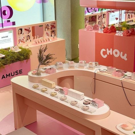 Cosmetic Pop Up Store, Creative Exhibition Stand Design, Arch Gate, Cosmetics Display Stand, Retail Store Interior Design, Skincare Store, Store Design Boutique, Retail Store Interior, Stall Designs