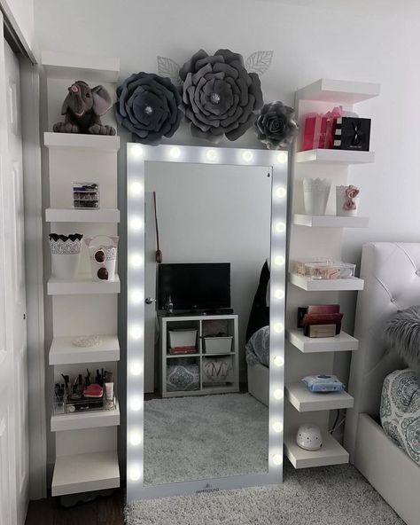 31.1k Likes, 367 Comments - Impressions Vanity Co. (@impressionsvanity) on Instagram: “We're absolutely obsessed with this #beautyroom featuring the Hollywood Iconic Full-Length…” Vanity Room, Glam Room, Body Mirror, Teen Room Decor, Teen Bedroom Decor, Girl Bedroom Decor, Beauty Room, Dream Rooms, Design Case