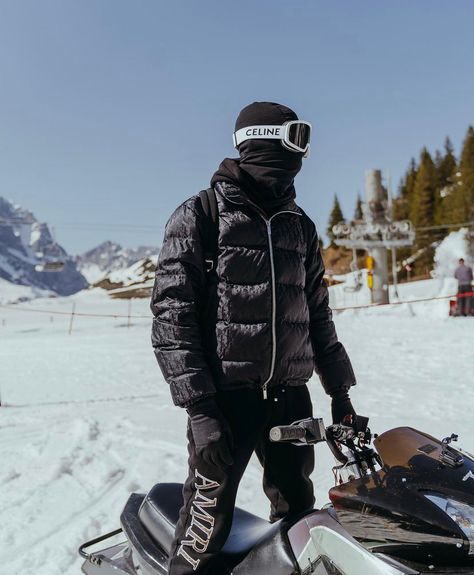 Cabin Trip Outfit Men, Snowboarding Outfit Mens, Snow Outfit Men, Ski Fashion Men, Ski Outfit Men, E Boy Outfits, Apres Ski Men, Traveling Outfits, Cabin Outfit