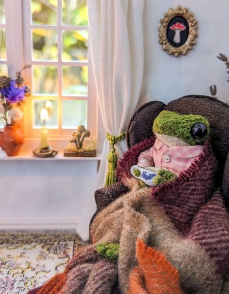 India Rose Crawford (@indiarosecrawford) Knitted Frog, India Rose, Slow Sunday, Duvet Day, Frog Life, Crochet Frog, Pumpkin Costume, Frog And Toad, Cute Frogs