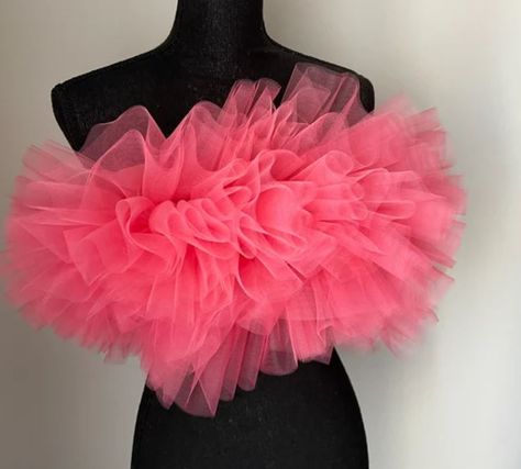 Tulle Crop Top, Tutu Top, Off Shoulder Tulle, Ruffled Crop Top, Chic Dress Classy, Sheer Crop Top, Tulle Tutu, Classy Dress Outfits, Classy Casual Outfits