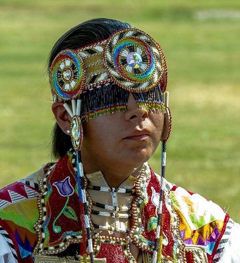 Grass Dancer, Regalia Beadwork, Cherokee Art, Native Regalia, Native American Dance, Grad Cap Decorated, Birthday Makeup Looks, Powwow Regalia, American Dance