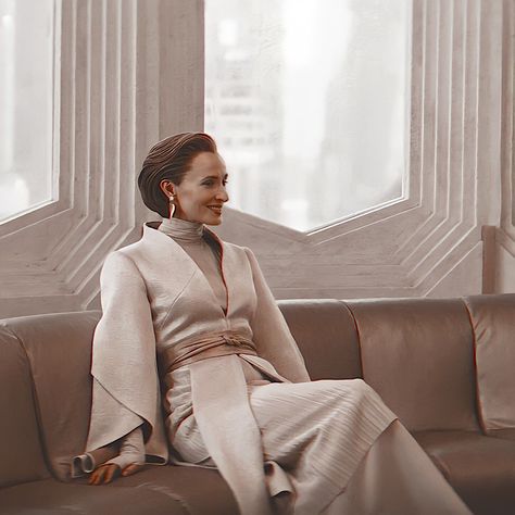 Jedi Inspired Fashion, Star Wars Andor Fashion, Star Wars Formal Wear, Mon Mothma Outfit, Mon Mothma Aesthetic, Starwars Aesthetic Outfit, Mon Mothma Costume, Star Wars Outfit Design, Galactic Starcruiser Outfits