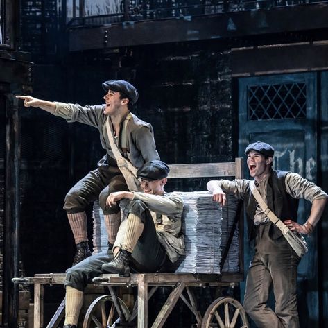 Newsies Uk, Newsies Musical, Theater Aesthetic, Newsies Broadway, Aesthetic London, Paper Boy, Theater Performance, Kids Theater, Long Books