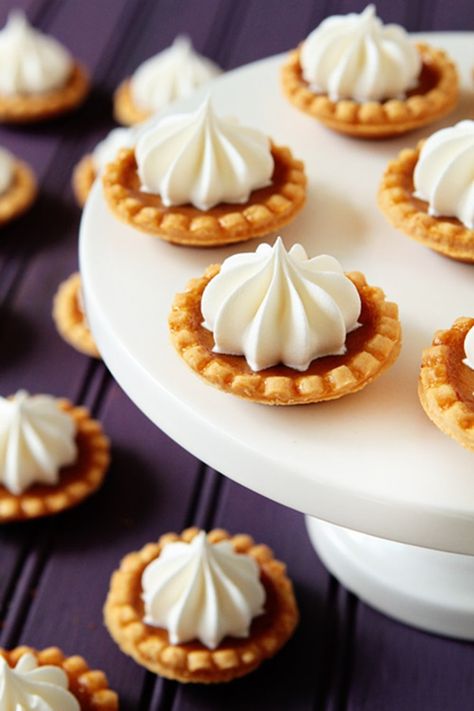 Holiday Recipies, Autumn Wedding Food, Baby Shower Snacks, Mini Pumpkin Pies, Pumpkin Pies, Banoffee Pie, Xmas 2024, Whip Cream, Mini Pies