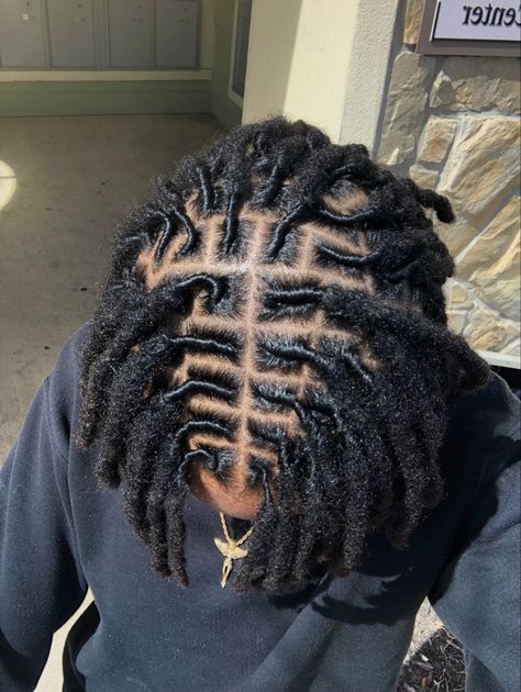 Middle Part Locs Men, Twist 4c Hair, Hair Loc Styles, Male Locs, Loc Twist, Fresh Haircuts, Masculine Women, Locs Ideas, Dyed Dreads