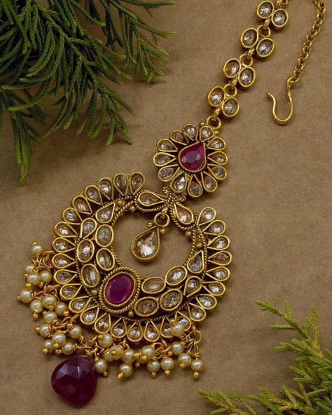 Avismaya Gold Plated Studded With Kundan Stones And Pearls Bridal Maang Tikka . Code Maang Tikka Bridal, Bridal Maang Tikka, Maang Tikka Kundan, Maang Tikka, Bridal Pearls, Indian Jewellery, Dream Wedding, Gold Plate, Charm Bracelet