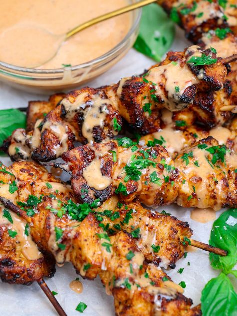 Bang Bang Chicken Skewers, Bang Bang Chicken, Air Fry Recipes, Chicken Kebabs, Spicy Dishes, Air Fryer Dinner Recipes, Chicken Skewers, Air Fryer Recipes Easy, Air Fryer Recipes Healthy