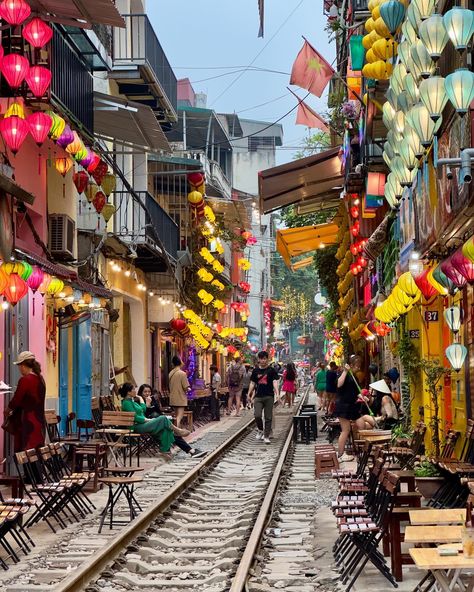 Things To Do In Hanoi, Ha Noi Vietnam, Train Street Hanoi, Hanoi Train Street, Hanoi Vietnam Aesthetic, Hanoi Vietnam Photography, Hanoi Aesthetic, Viet Culture, Vietnam Places