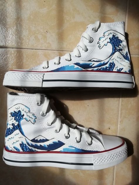 Painted Converse High Tops, Shoe Art Designs, Converse Design, White Converse Shoes, Painted Converse, Painted Shoes Diy, Custom Painted Shoes, Custom Shoes Diy, Diy Sneakers