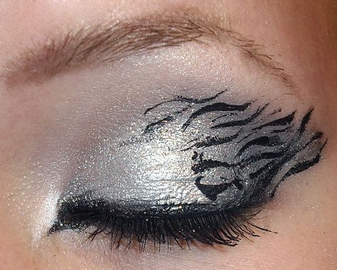 Electric Zebra print Punk Eye Makeup, Zebra Makeup, 2000s Makeup Looks, Funky Makeup, Scene Makeup, Chanel Outlet, Dope Makeup, Goth Makeup, Eyeliner Looks