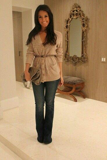 Super Cute ♥ Weekend Night, Beautiful Weekend, Button Up Sweater, Office Outfit, Hourglass Shape, Man Fashion, Outfit Trends, Casual Weekend, Looks Style