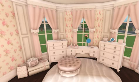 Bloxburg Coquette Bedroom, Bloxburg Coquette, Coquette Bedroom, Castle House Design, Fancy Bedroom, Blocksburg Room Ideas￼, Floor Bloxburg, House Decorating Ideas Apartments, House Facades