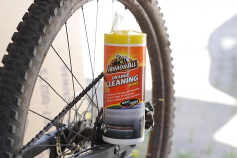 Bike Hacks Diy, Bike Hacks, Cycling Workout, Dish Soap Bottle, Cleaning Supplies, Mountain Biking, Life Hacks, Cleaning Wipes, Bicycle