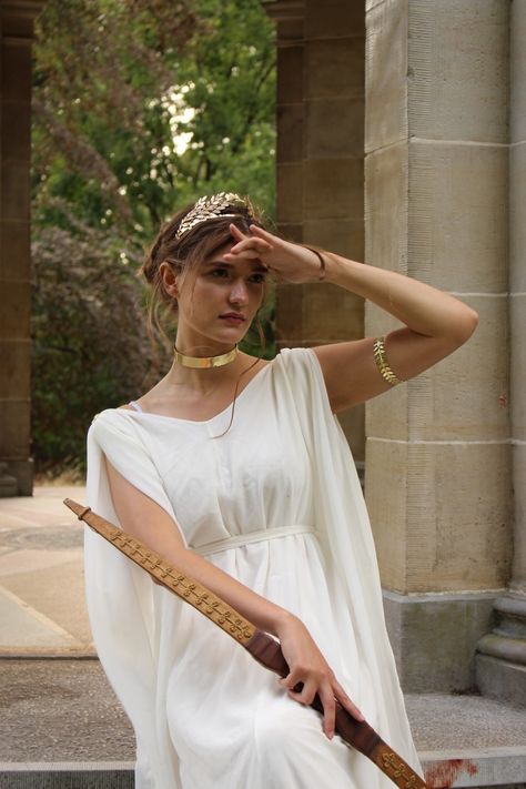 Greek Goddess Costume Diy, Kylie Jenner Pregnant, Greek Goddess Dress, South Asian Aesthetic, Toga Party, Greek Goddess Costume, Goddess Costume, Goddess Dress, Beauty Dress