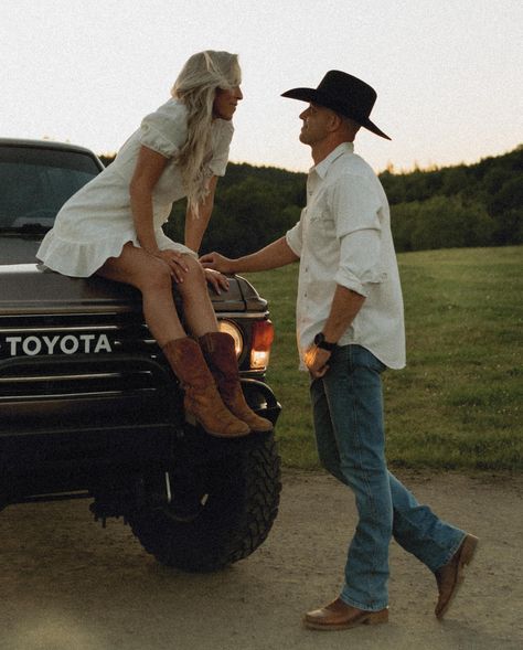 POV: you slipped in some couples at the end of your family session and these are the results 🫶🏻 #oregoncouplesphotographer #couplesphotographer #oregonphotographer #authenticlovemag #unscriptedposingapp #couplesposes #eugenephotographer #medfordphotographer #portlandphotographer #storytellingphotography Tailgate Photoshoot Couple, Couples Adventure Photoshoot, Fall Country Couple Photoshoot, Spicy Outdoor Photoshoot, Save The Date Photo Ideas Western, Old Truck Photo Shoot Couple, Cowboy Boots Couple Pictures, Fun Couple Pics, Bed Of Truck Photoshoot