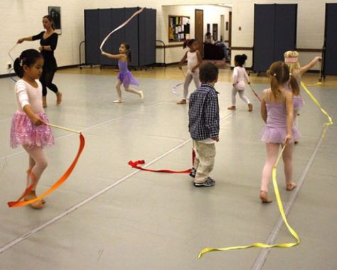 Teaching young children can be a challenge. Getting them moving is a great way to assist in their development while engaging their creativity. Movement Preschool, Dance Business, Teaching Dance, Teacher Magazine, Studio Dance, Creative Movement, Video Sport, Toddler Dance, Teach Dance