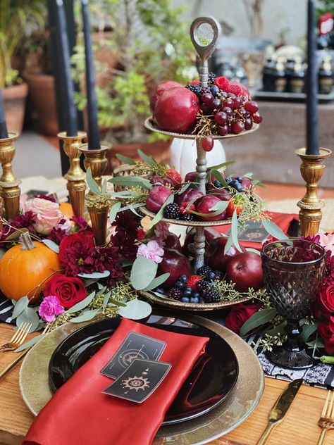 Witch Themed Party, Gothic Dinner, Halloween Tea Party, Dia De Los Muertos Decorations Ideas, Wizard Party, Witch Party, Eighteenth Birthday, Birthday Dinner Party, Gender Party