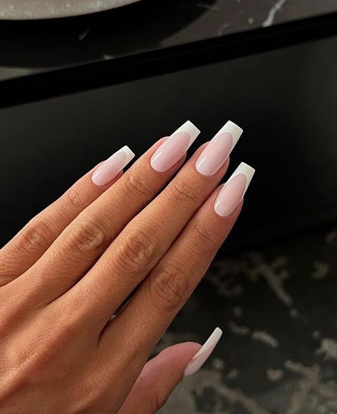 Nail Cam, Acrylic Nails Almond Shape, Gel Nails French, Gel Toe Nails, Squoval Nails, French Manicure Nails, Classy Acrylic Nails, Almond Acrylic Nails, Soft Nails