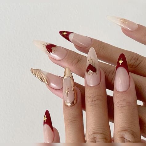 Red Gold Almond Nails, Red And Gold Nails Design, Gold Red Nails, Vintage Nails Design Retro, Red Aesthetic Nails, Red Gold Nails, Embellished Nails, Red And Gold Nails, Cute Simple Nails