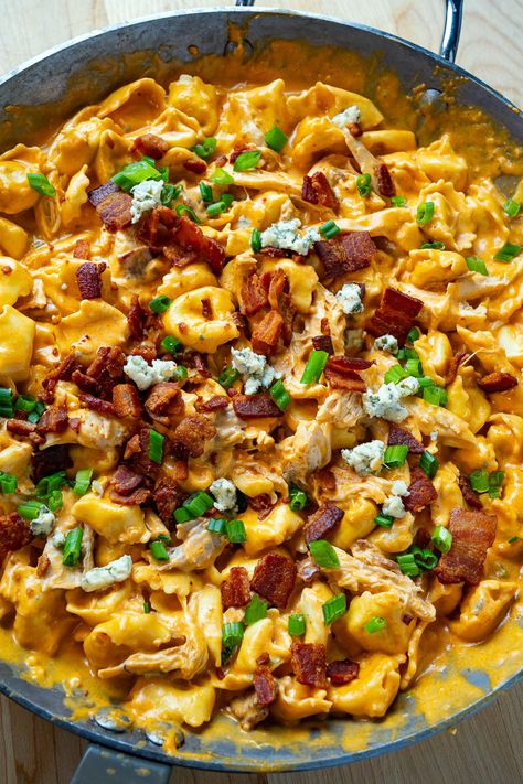 Buffalo Chicken Tortellini, Closet Cooking, Chicken Tortellini, Simple Meals, Cold Pasta, Pasta Dinners, Red Food, One Pan, Recipe For Mom