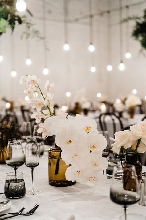 SOFIA Minimalist Wedding Reception, Minimalist Wedding Decor, Modern Minimalist Wedding, Hello May, Wedding Reception Tables, Contemporary Wedding, Brunch Wedding, Floral Inspiration, Wedding Aisle