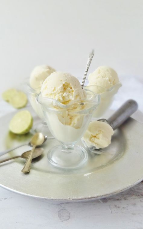 Lime Ice Cream - Domestic Gothess Key Lime Ice Cream Recipe, Lime Ice Cream Recipe, Key Lime Ice Cream, Key Lime Pie Ice Cream, Homemade Frozen Yogurt, Lime Ice Cream, Kiwi Recipes, Ice Cream Videos, Frozen Yogurt Recipes