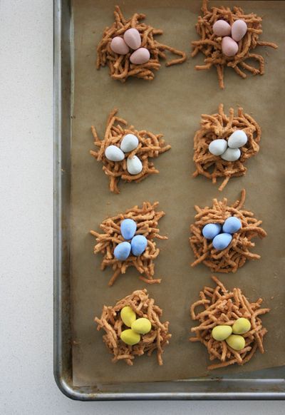 Birds Nest Cookies, Egg Cookies, Trendy Baby Shower Themes, Birds Nests, Baby Shower Menu, No Egg Cookies, Spring Baby Shower, Butterscotch Chips, Chow Mein