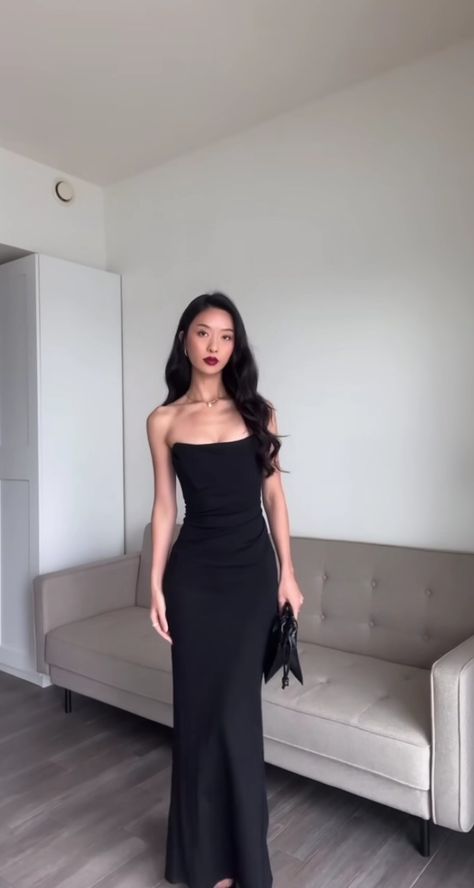 Black Dress Aesthetic Prom, Classy Strapless Dress, Black Sleek Prom Dresses, Old Money Prom Dress Black, Simple Long Black Dress Formal, Winter Themed Dresses Formal, Winter Evening Dresses Elegant, Black Dress Classy Elegant Long Prom, Strapless Black Dress Long