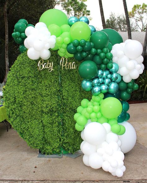 Arch Column, Shrek Birthday, Green Balloon Garland, Grass Backdrops, Backdrop Arch, Green Balloon, Green Backdrops, Balloon Centerpieces, Different Shades Of Green