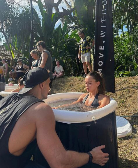 Ice Bath Aesthetic, Isabelle Mathers, Bath Aesthetic, Ice Bath, Runner Girl, Healthy Lifestyle Inspiration, Future Lifestyle, Holistic Living, Workout Aesthetic