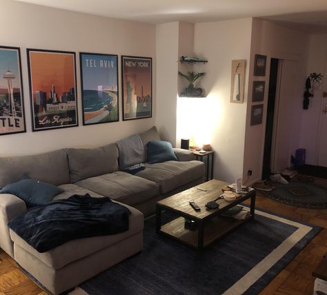 Modern Guy Apartment, Mens Flat Decor, Apartment Decor Dark Floors, Man’s Living Room Decor, Decorate Mens Apartment, Men Home Interior Design, Men’s Living Room Aesthetic, Wall Decor Mens Apartment, Guy Interior Design