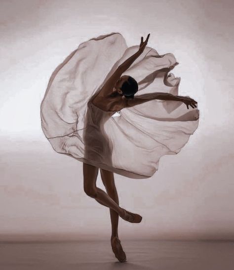 Puppet Drawing, Ballet Dance Photography, Dance Picture Poses, Dancer Photography, Ballet Studio, Ballet Pictures, Ballet Beauty, Dance Photography Poses, Ballet Poses