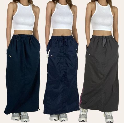 Vintage Nike Skirt, Y2k Maxi Skirt Outfit, 90s Skirt Outfits Long, Nike Skirt Outfit, Sweatpants Skirt, Nike Track Pants Outfits, Y2k Lookbook, Y2k Long Skirt, Maxi Skirt Y2k