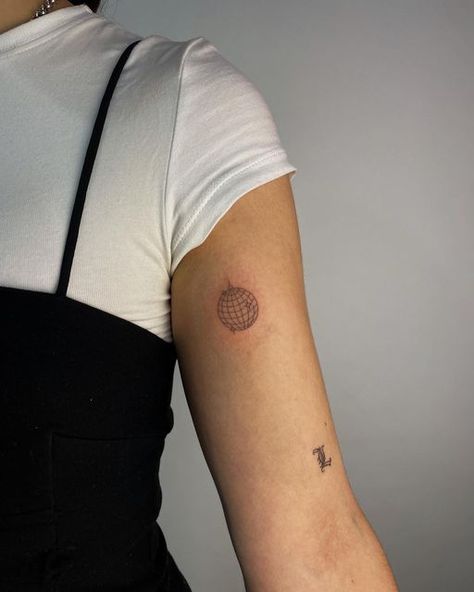 Dainty Mirrorball Tattoo, Mirrorball Tattoo Placement, Fineline Disco Ball Tattoo, Mirrorball Tattoo Tiny, Mirrorball Fine Line Tattoo, Mirrorball Tattoo Taylor Swift Minimalist, Mirrorball Archer Tattoo, Mirrorball Tattoo Minimalist, Starman Tattoo