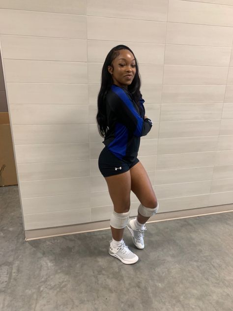 Volleyball Fits Aesthetic, Outfits For Volleyball, Volleyball Aesthetic Black Women, Volleyball Body Goals, Volleyball Black Women, Volleyball Costume, Black Volleyball Players, Volleyball Baddie, Black Volleyball Girl