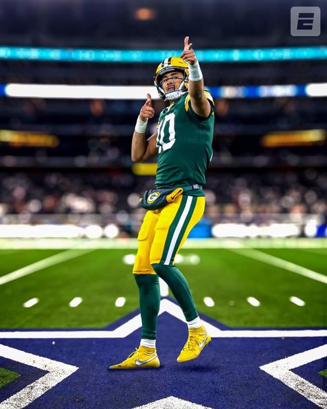 Jordan Love Packers, Packers Wallpaper, Green Bay Packers Art, Philadelphia Eagles Wallpaper, Green Bay Packers Wallpaper, Funny Football Videos, Wag Dr, Jordan Love, Go Packers